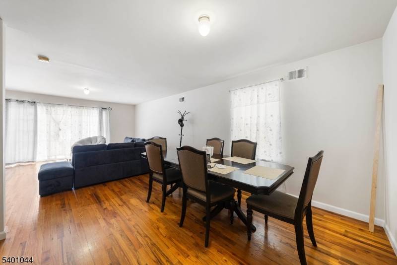 Newark City, NJ 07108,305 W Runyon St