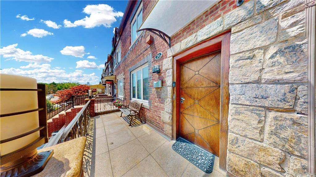 Brooklyn, NY 11235,20 Corbin PL