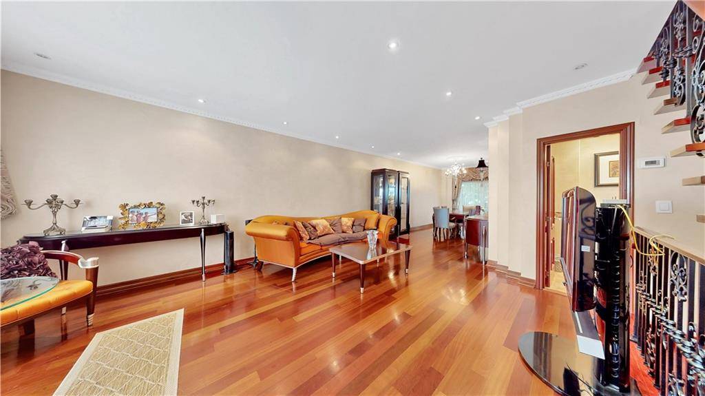 Brooklyn, NY 11235,20 Corbin PL