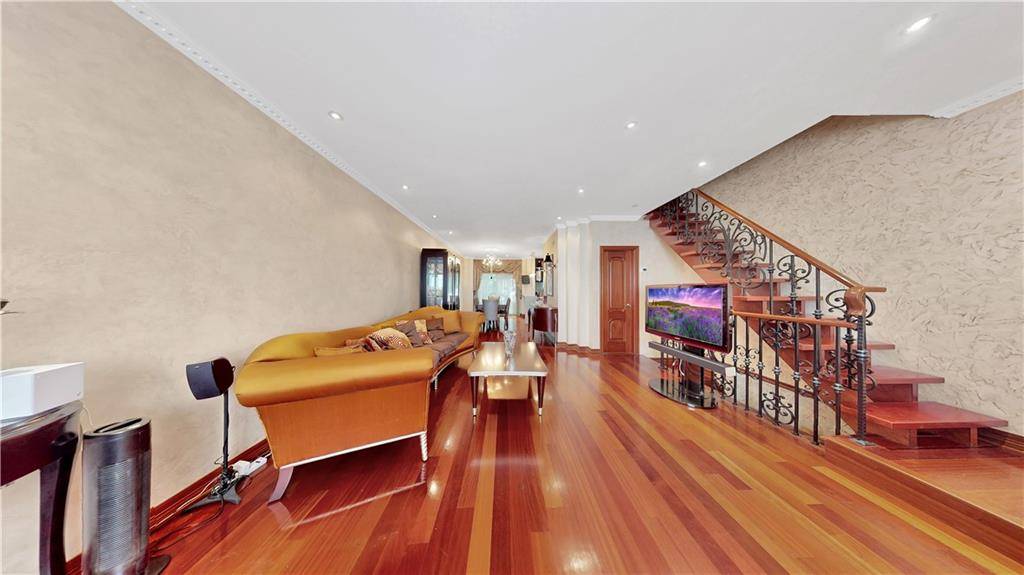 Brooklyn, NY 11235,20 Corbin PL