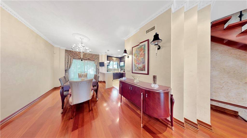 Brooklyn, NY 11235,20 Corbin PL