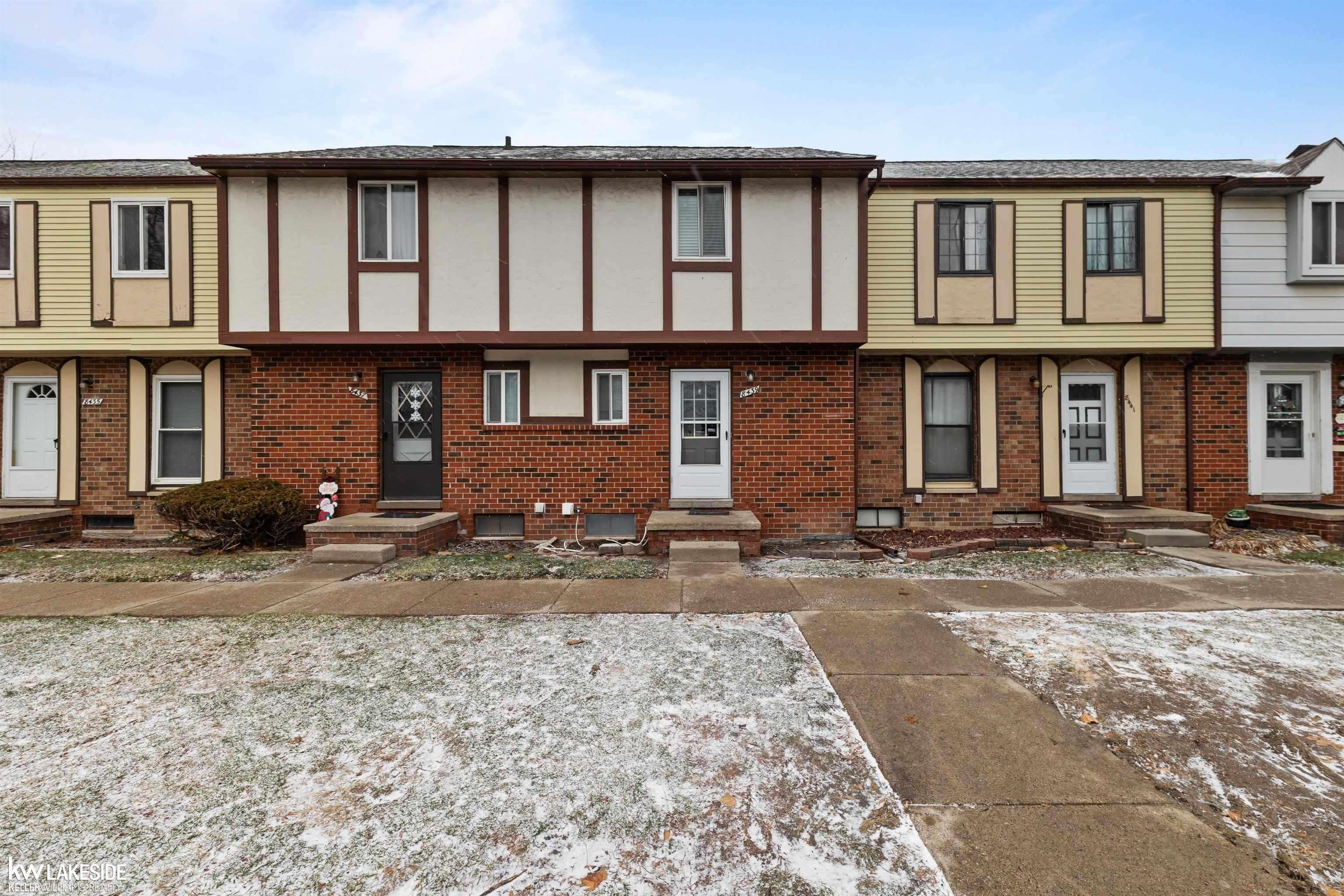 Sterling Heights, MI 48312,8439 Hickory DR