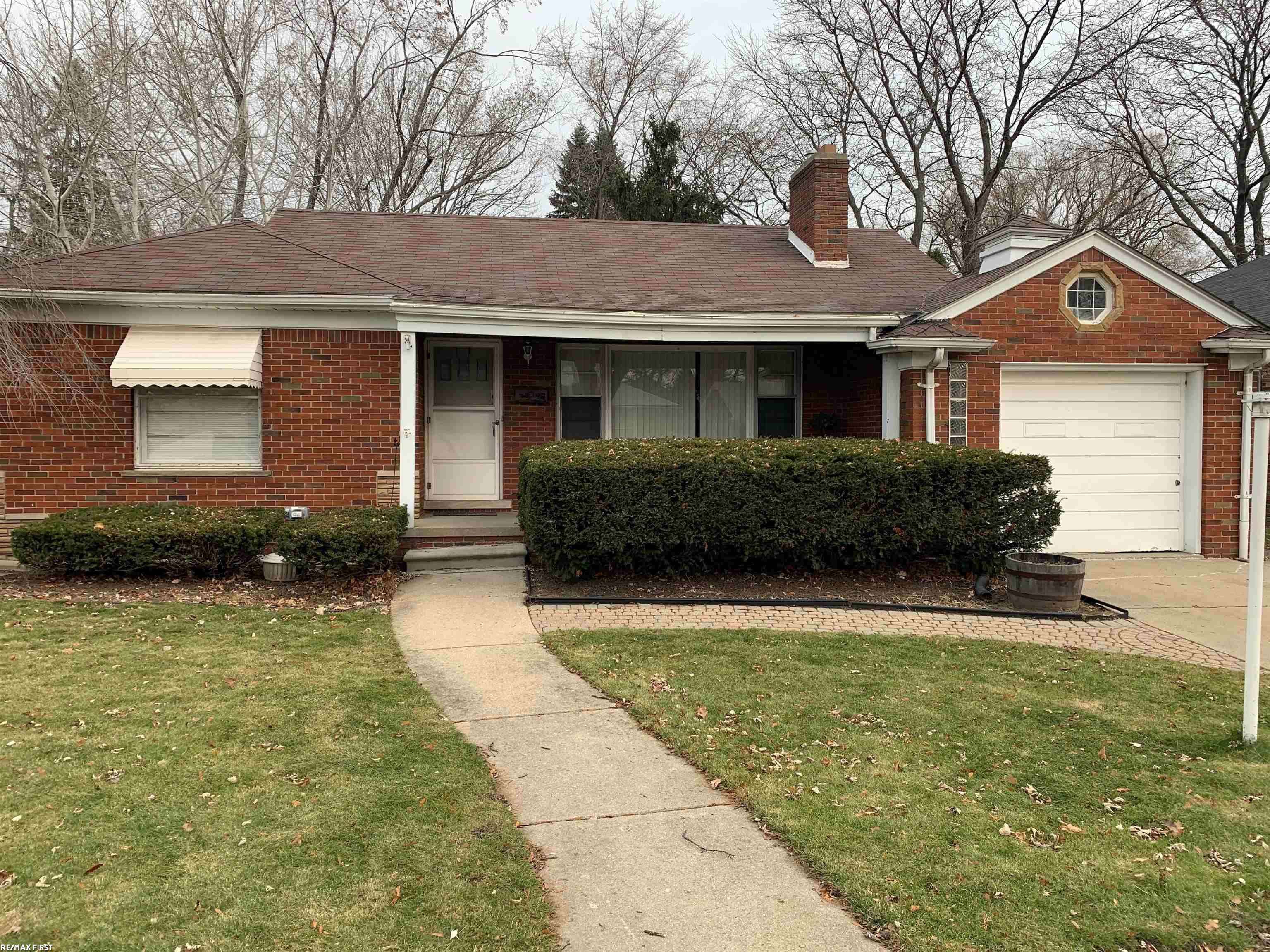 Saint Clair Shores, MI 48081,21521 Benjamin AVE