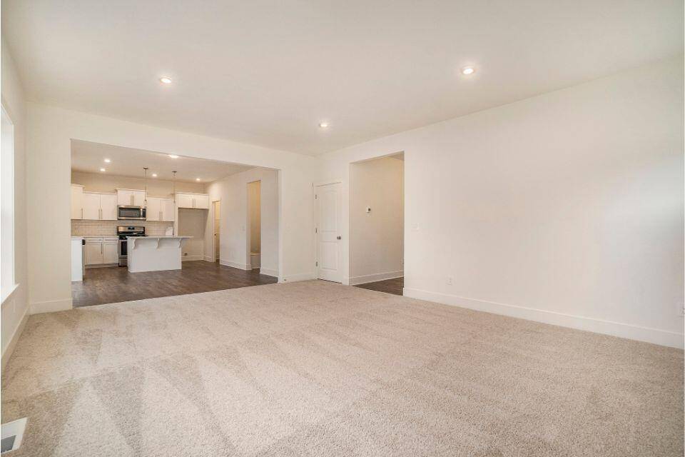 Alto, MI 49302,9392 Snow Valley DR SE