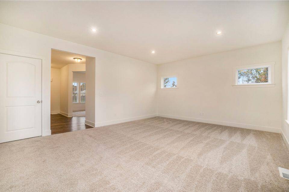 Alto, MI 49302,9392 Snow Valley DR SE