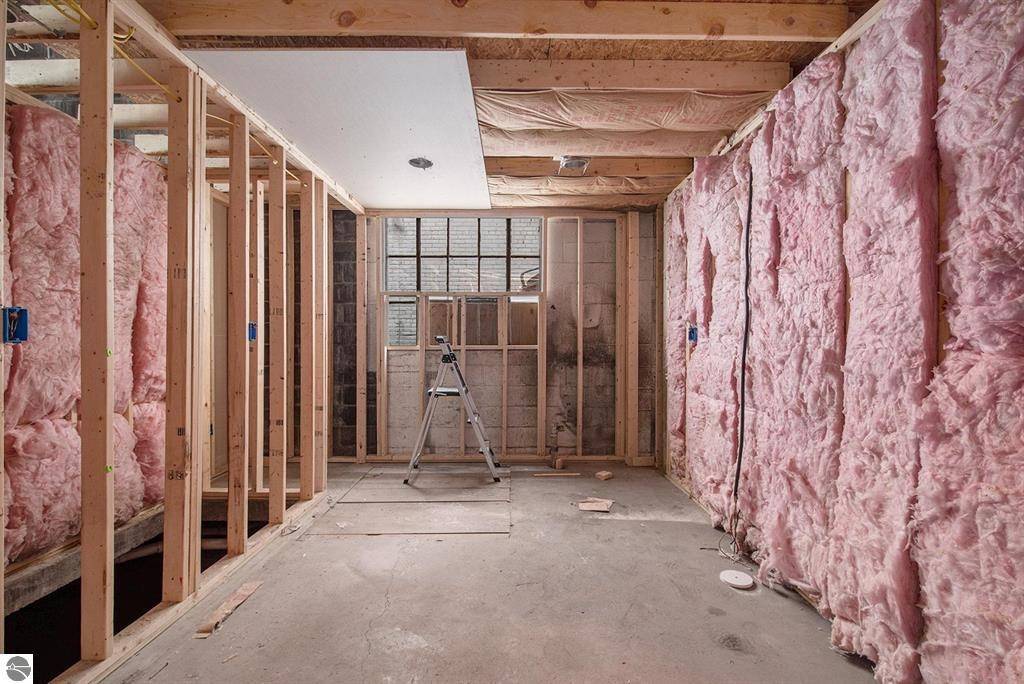 Kalkaska, MI 49646,352 S Cedar