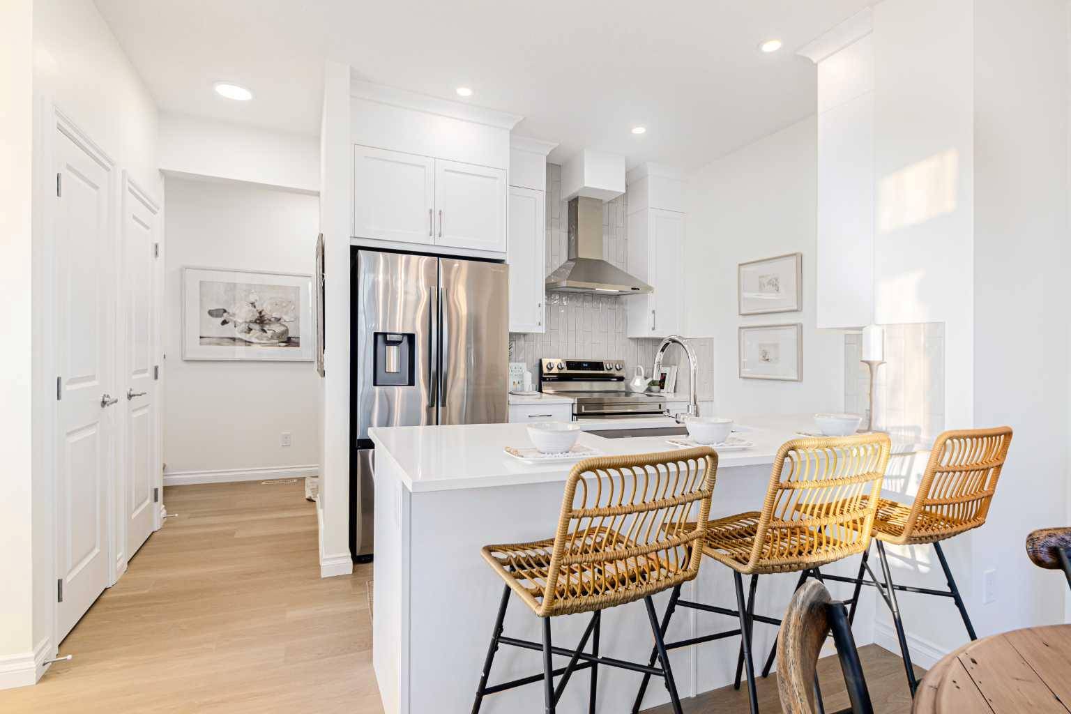 Airdrie, AB T4B 5N4,2166 Bayview DR SW