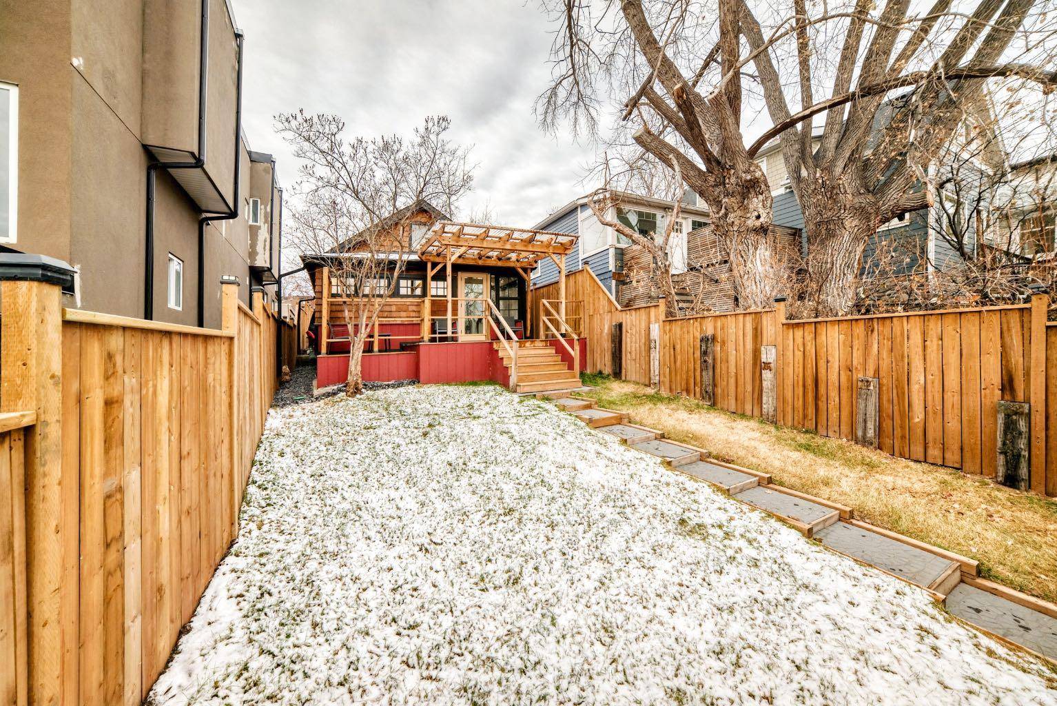Calgary, AB T2S2Z5,3835 Parkhill ST SW