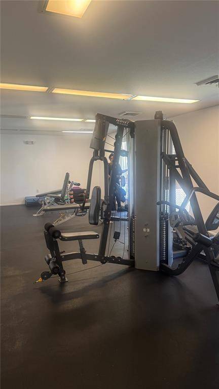 Lauderhill, FL 33319,4174 Inverrary Dr #711