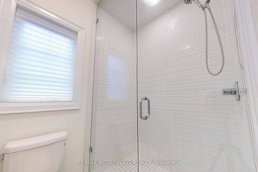 Vaughan, ON L3L 0E8,100 Ballantyne BLVD #ROOM B