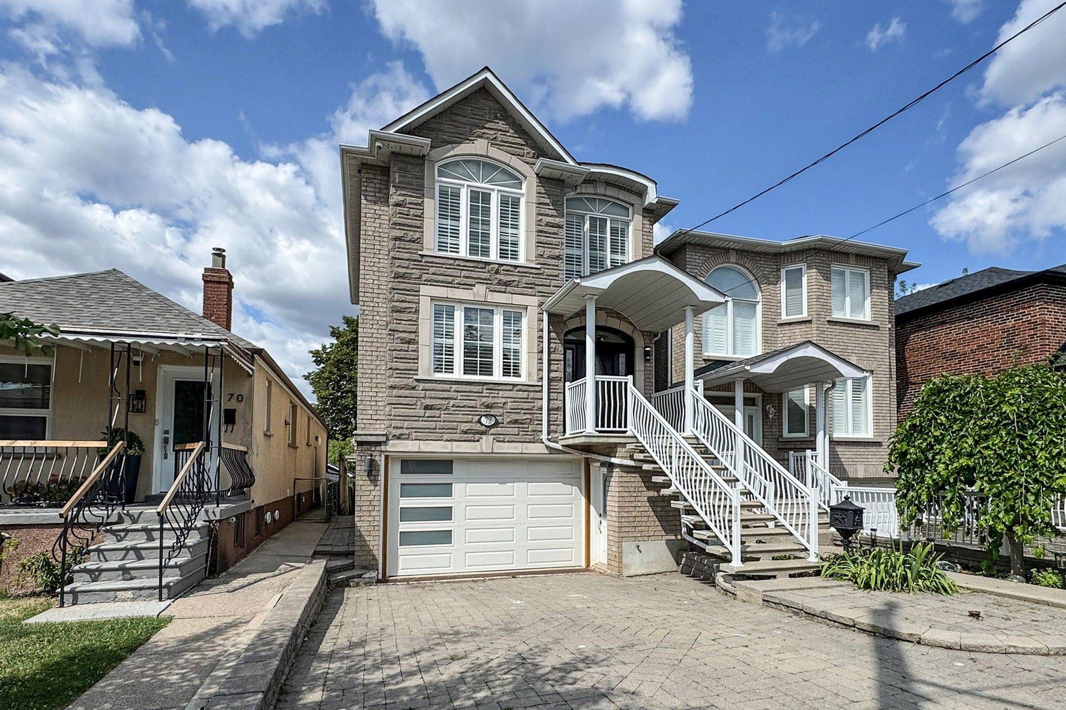 Toronto W03, ON M6E 4E4,72 Branstone RD