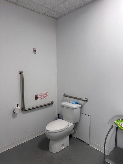 Burlington, ON L7R 0G2,2060 Lakeshore RD #108