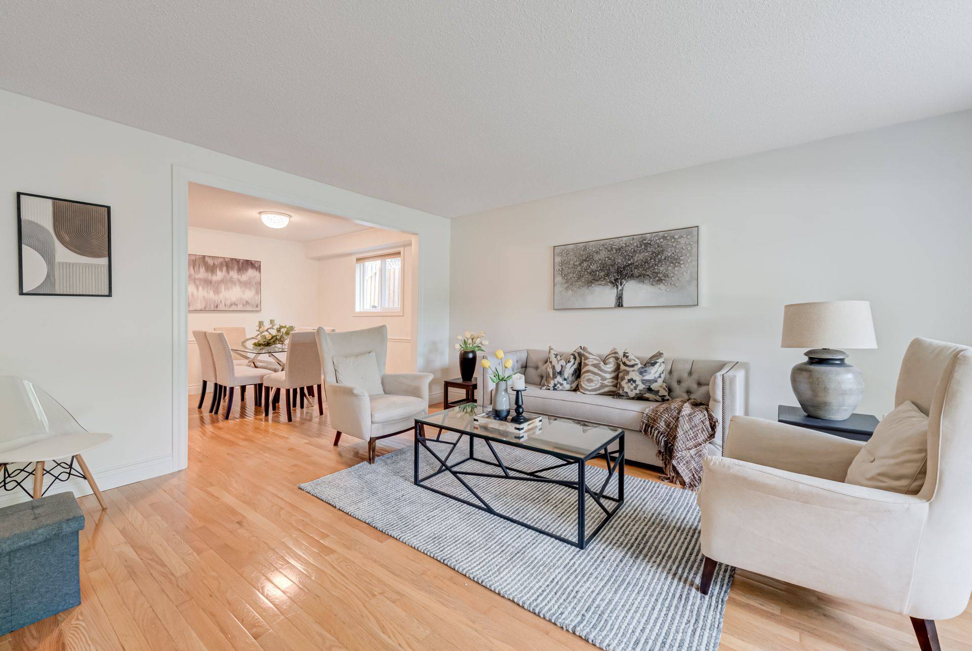 Mississauga, ON L5C 2R8,1481 Otis AVE