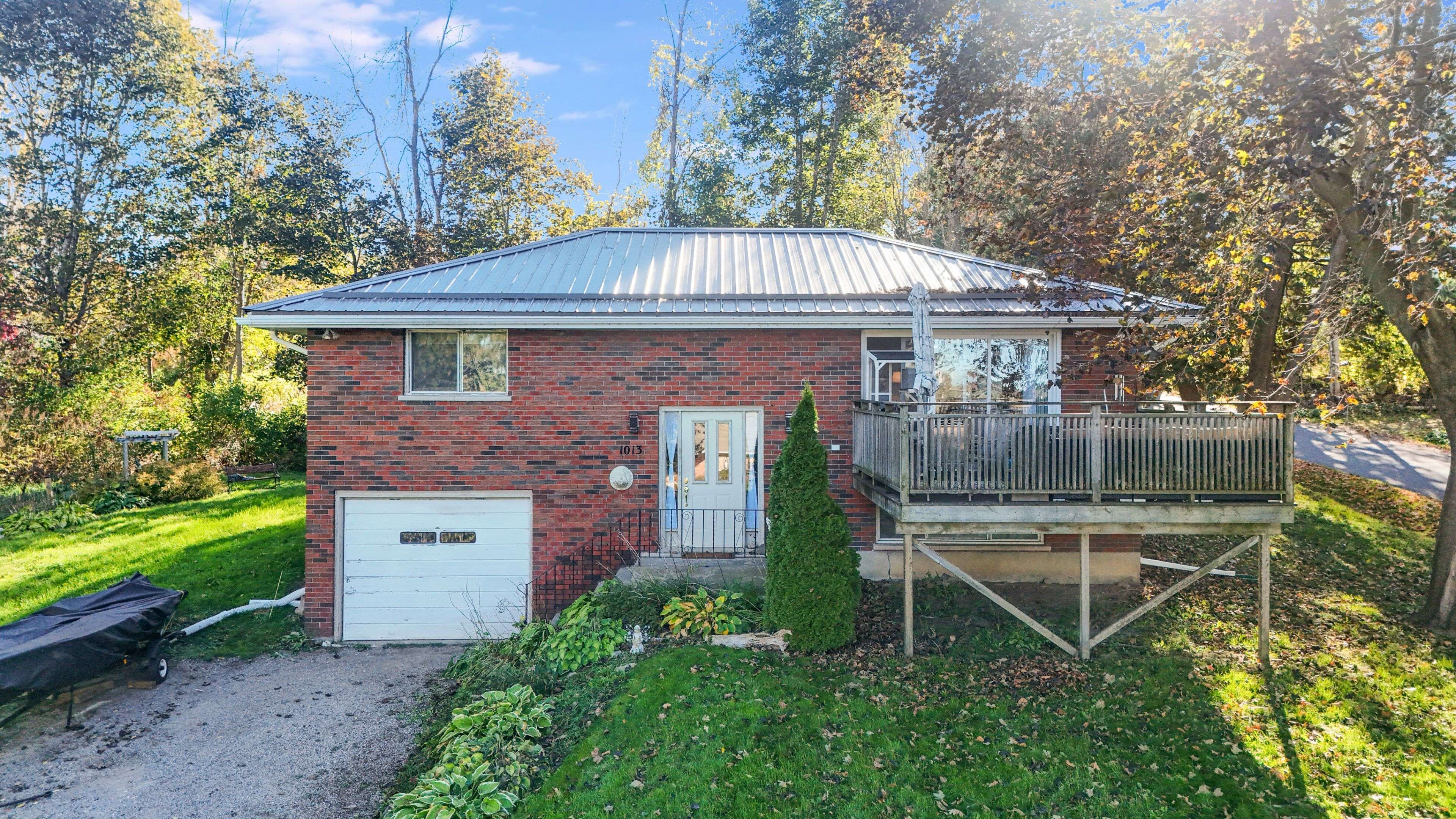 Selwyn, ON K0L 1H0,1013 Nicholl's BLVD