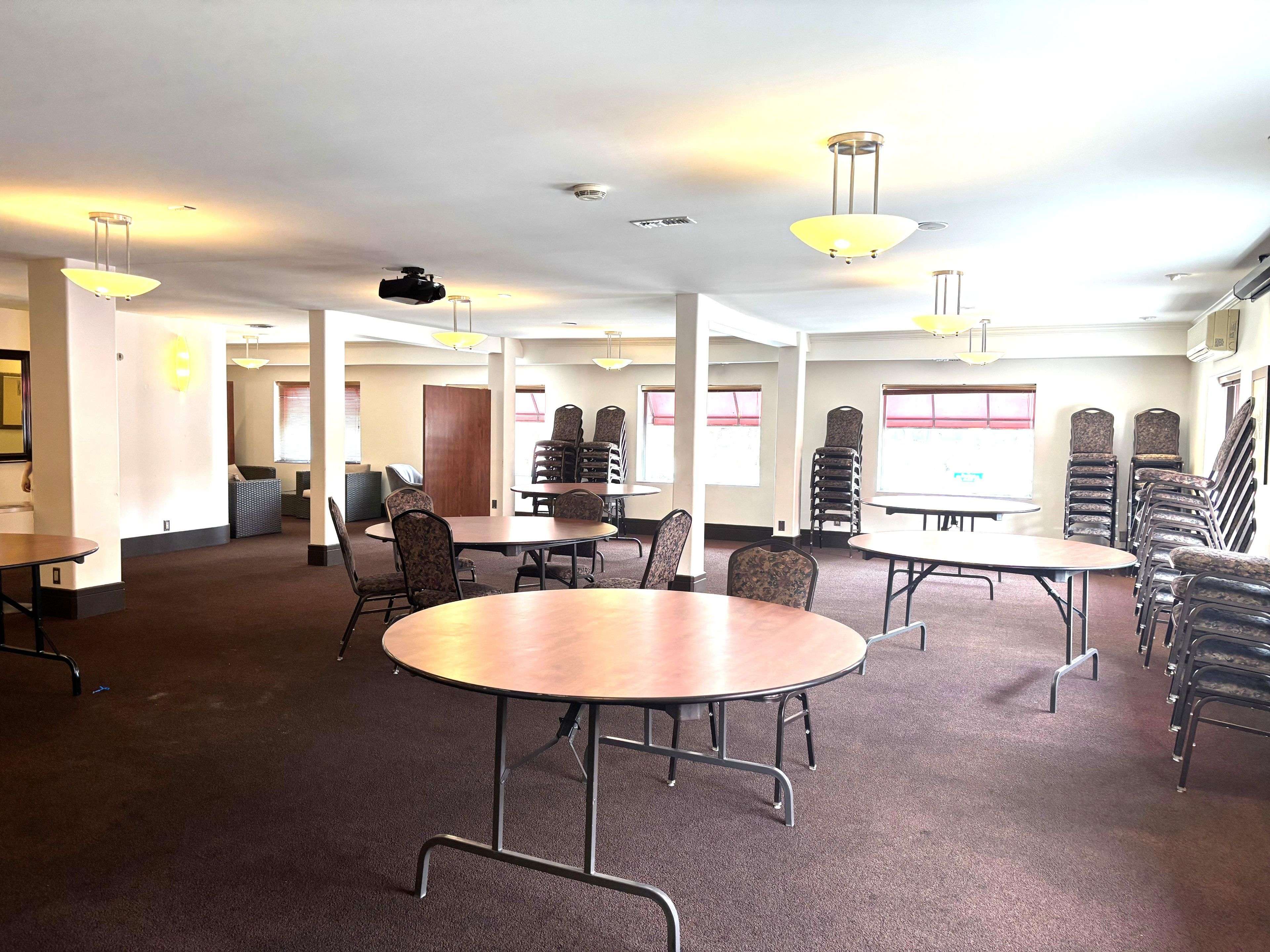 West Centre Town, ON K1R 7R4,254 Preston ST