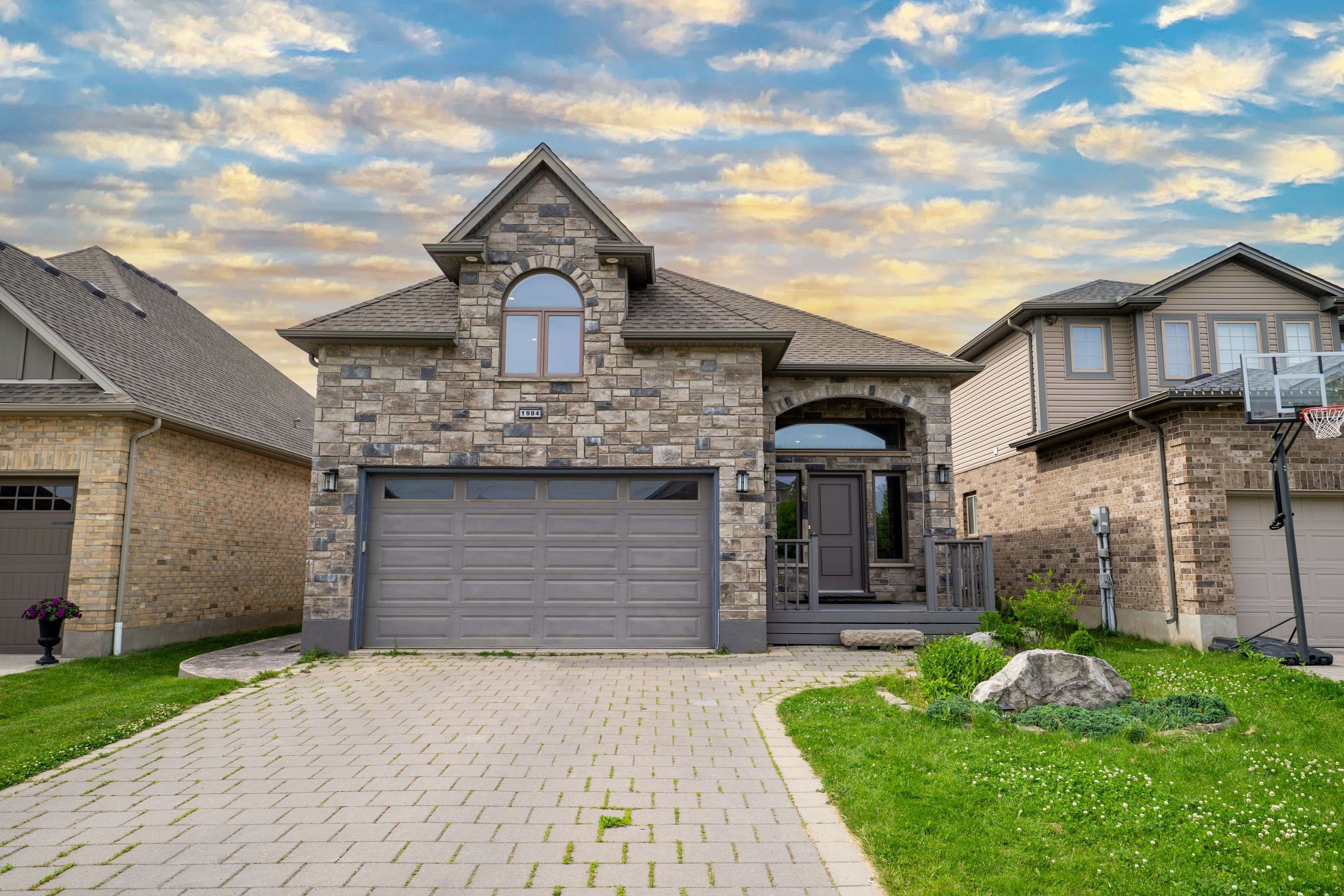 London North, ON N6G 0H7,1984 Jubilee DR