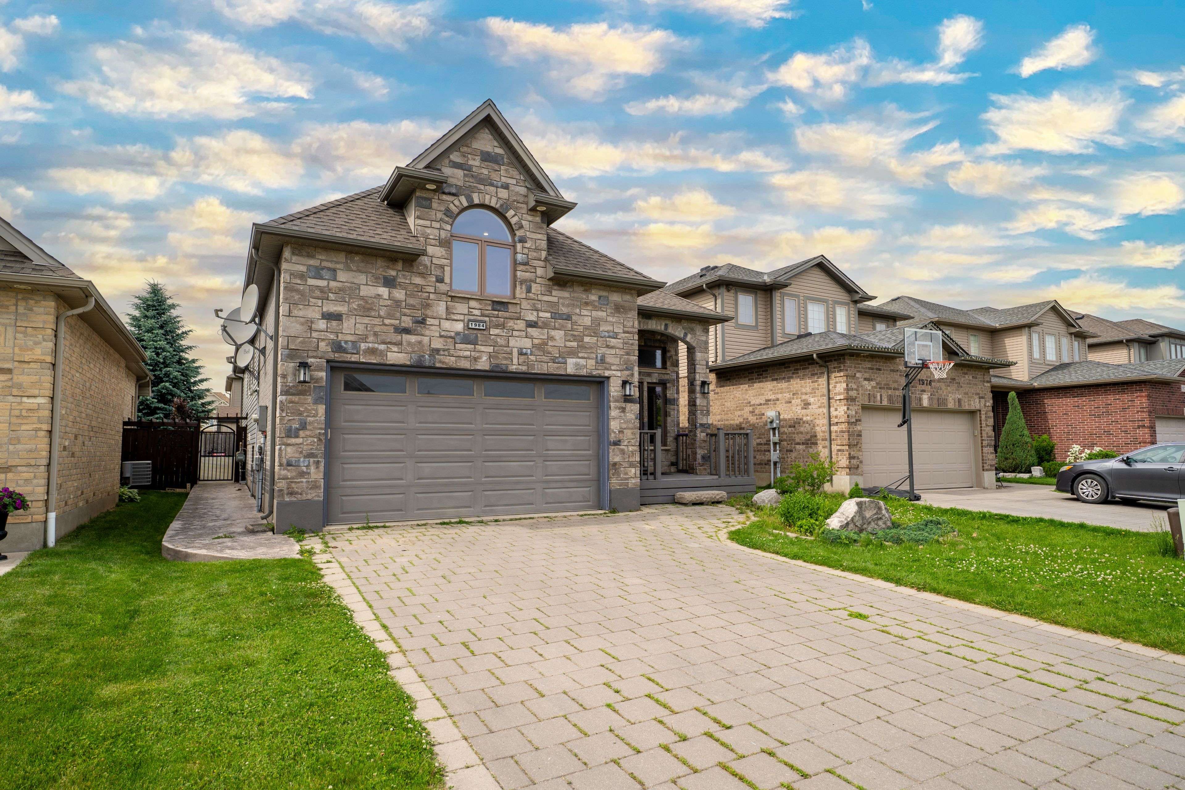 London North, ON N6G 0H7,1984 Jubilee DR