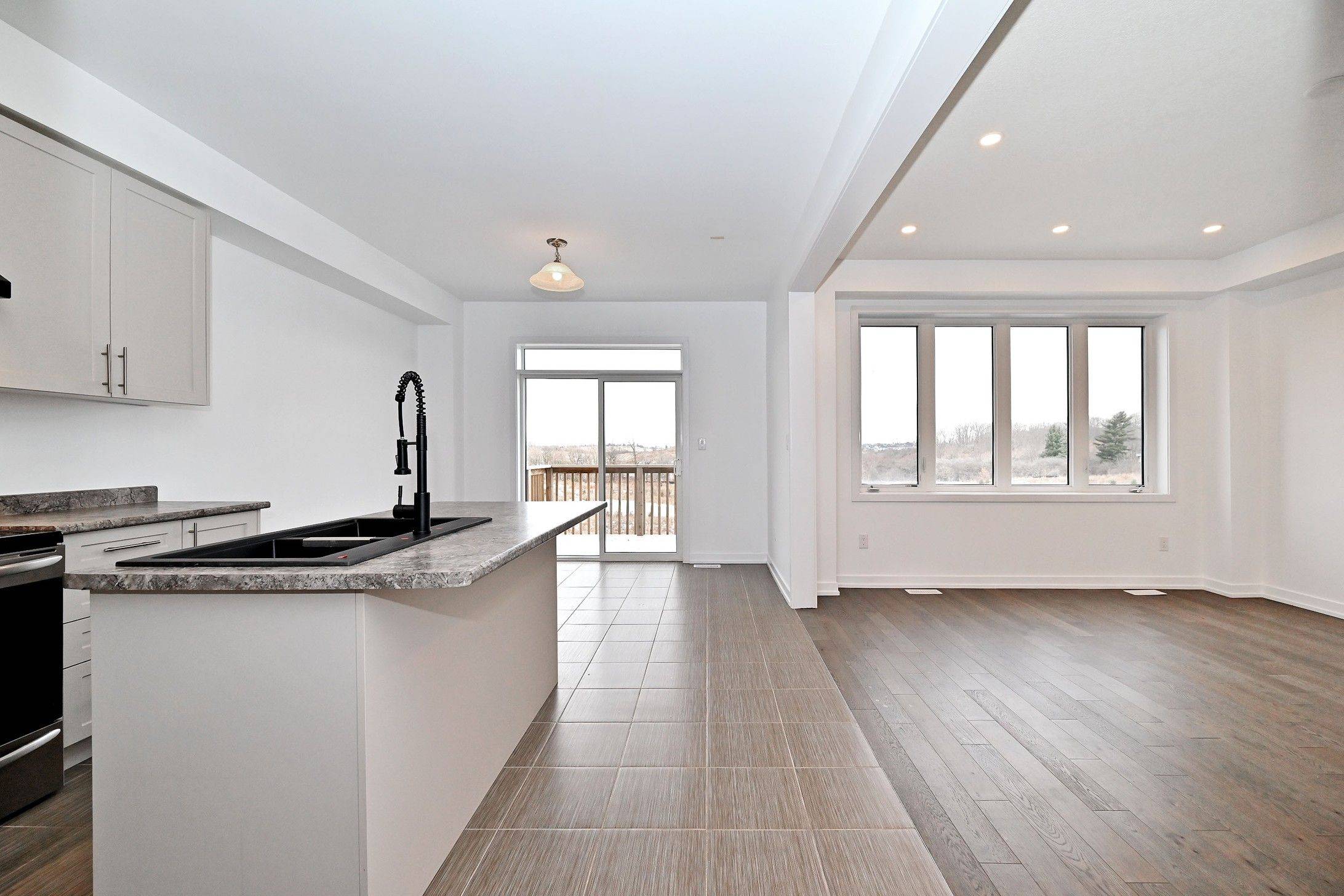 Haldimand, ON N3W 0G6,84 Hawick CRES