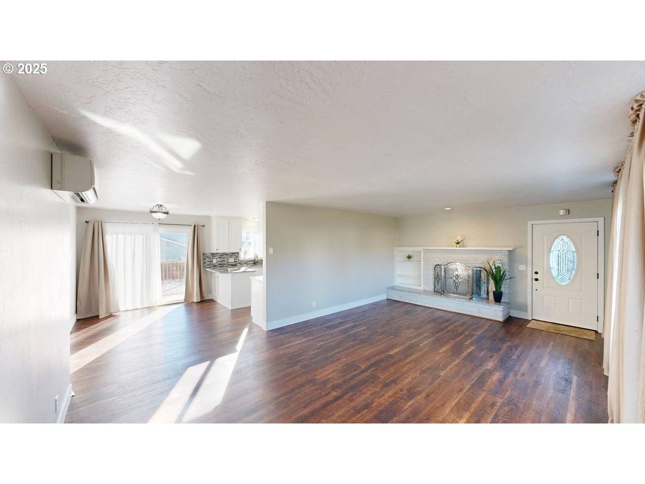 Brookings, OR 97415,425 MEMORY LN