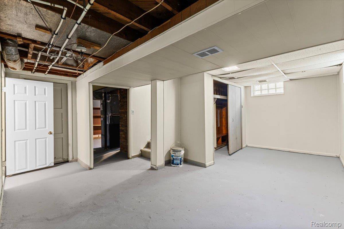 Detroit, MI 48228,20550 Tireman ST