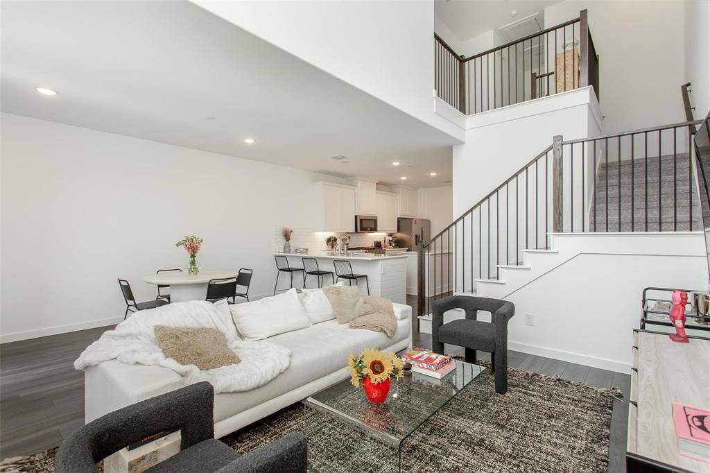 Plano, TX 75075,1737 Dalhart Road