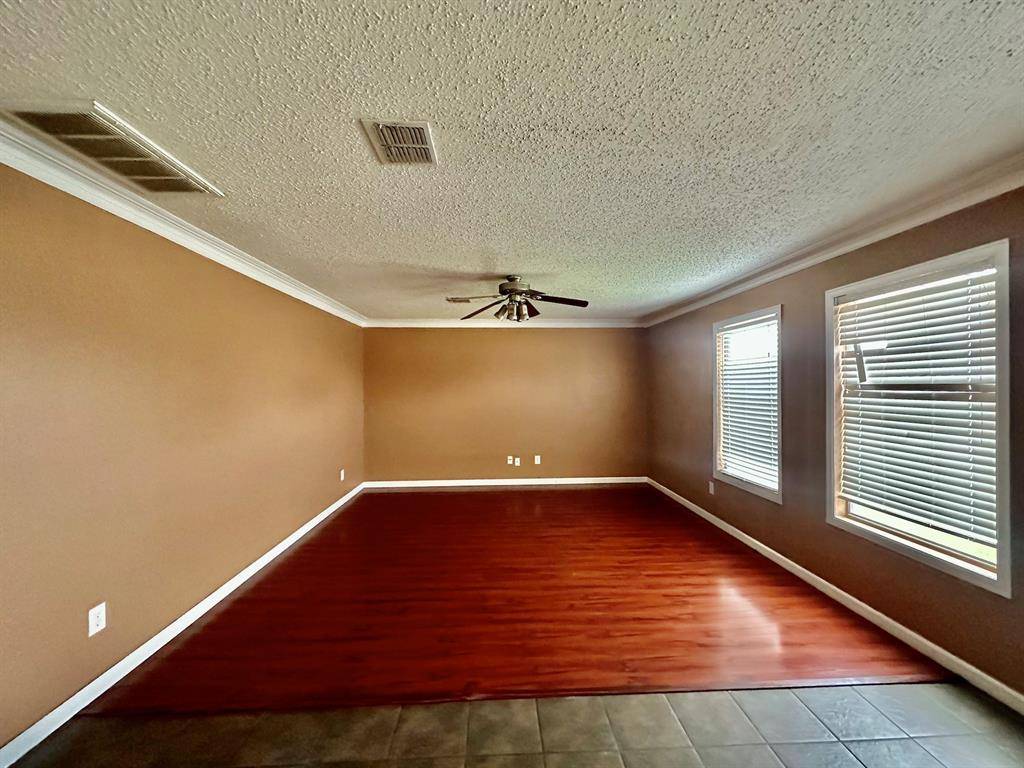 Fort Worth, TX 76135,5437 New Castleton Lane