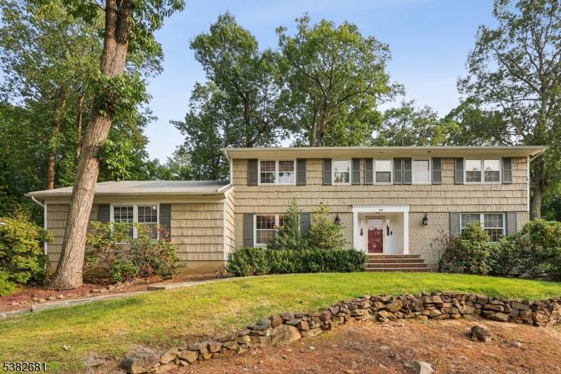 North Caldwell Boro, NJ 07006,10 Byron Rd