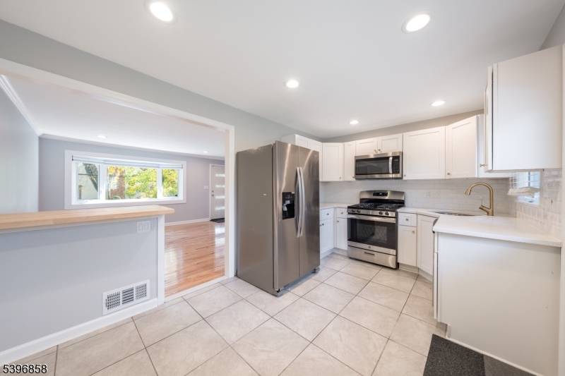 Summit City, NJ 07901,57 Springfield Ave