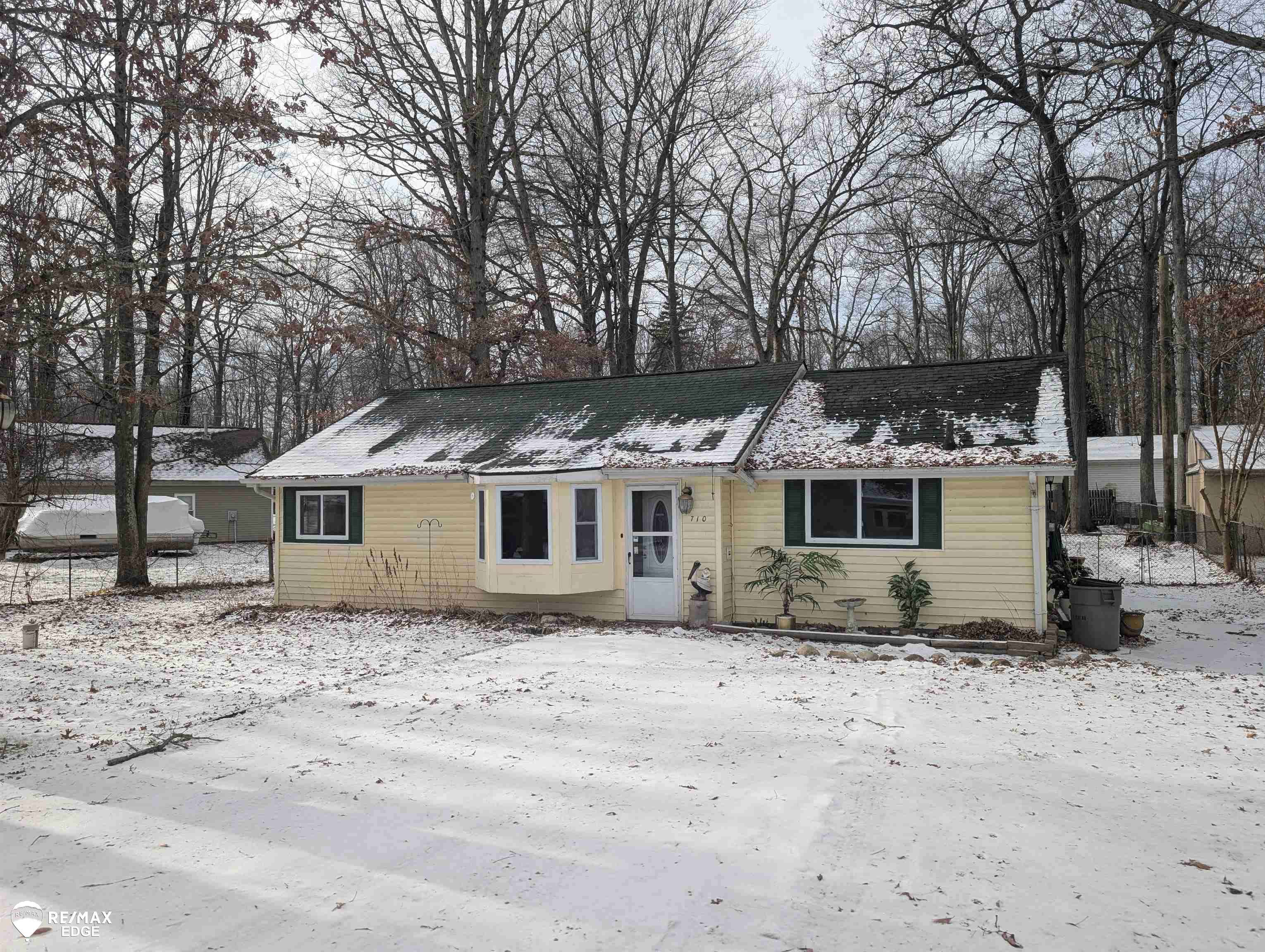 Columbiaville, MI 48421,710 Lakeshore DR