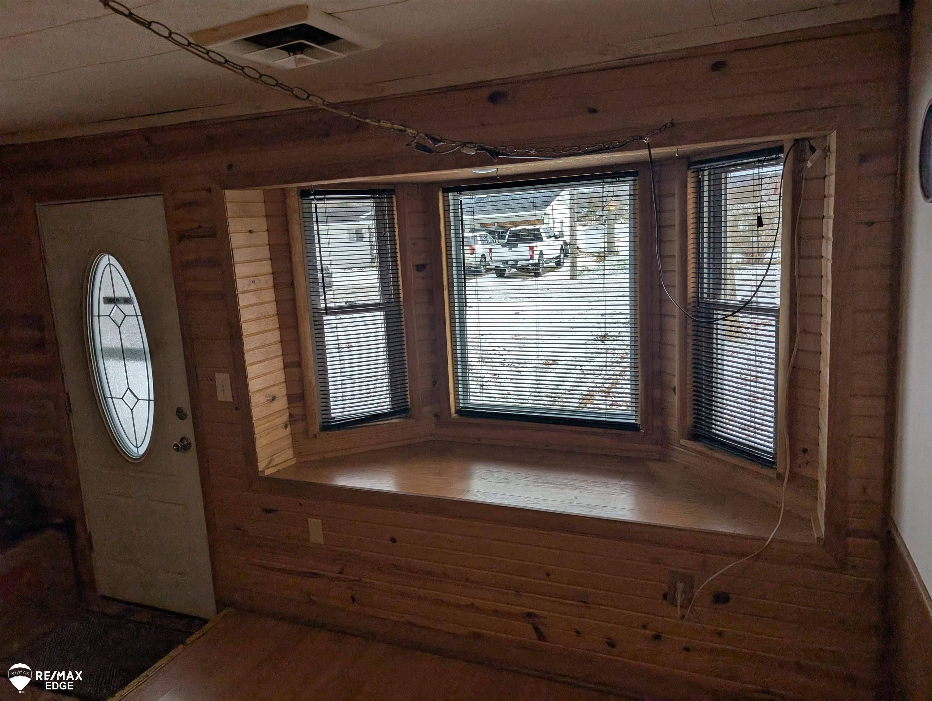 Columbiaville, MI 48421,710 Lakeshore DR