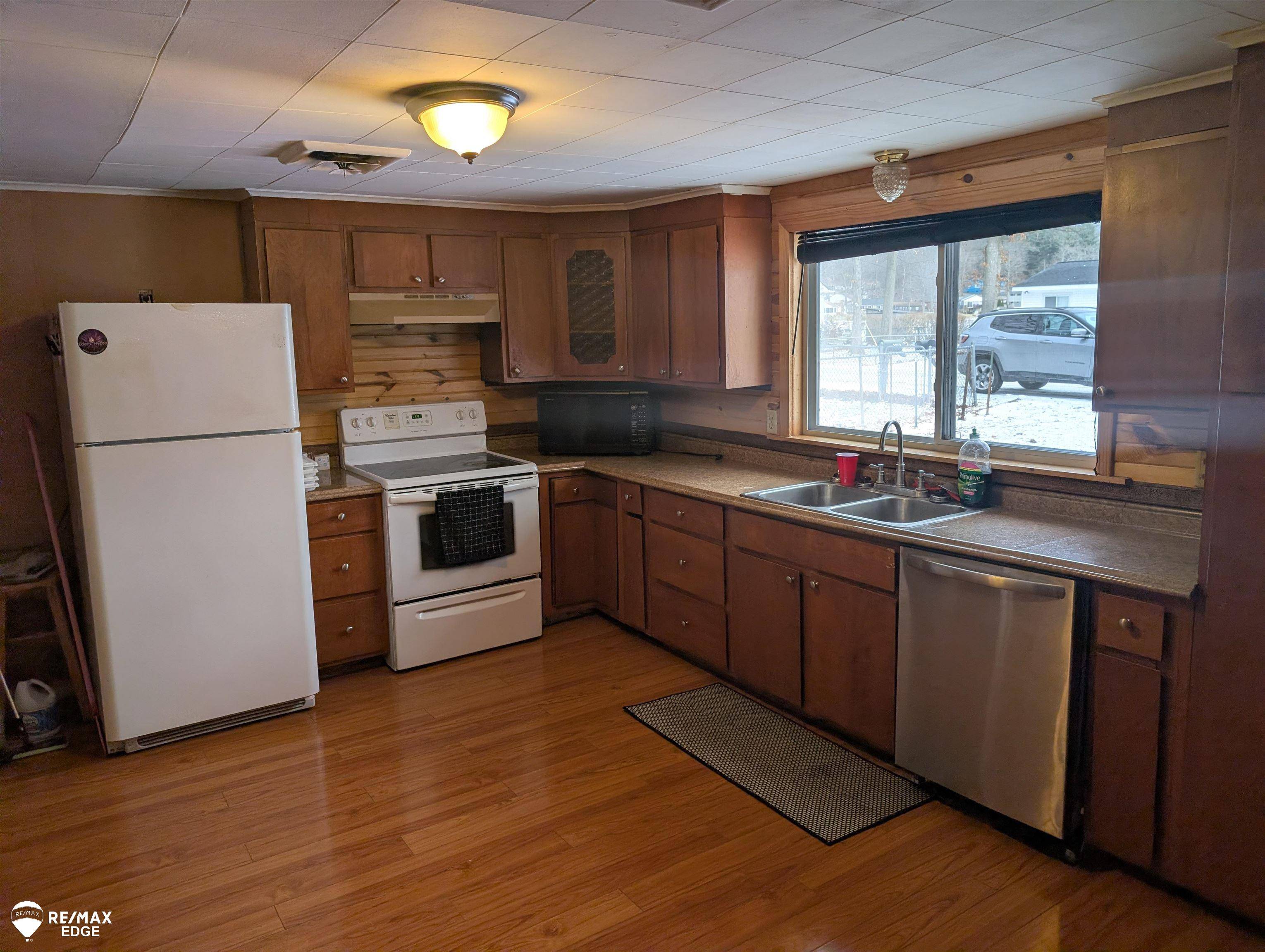 Columbiaville, MI 48421,710 Lakeshore DR