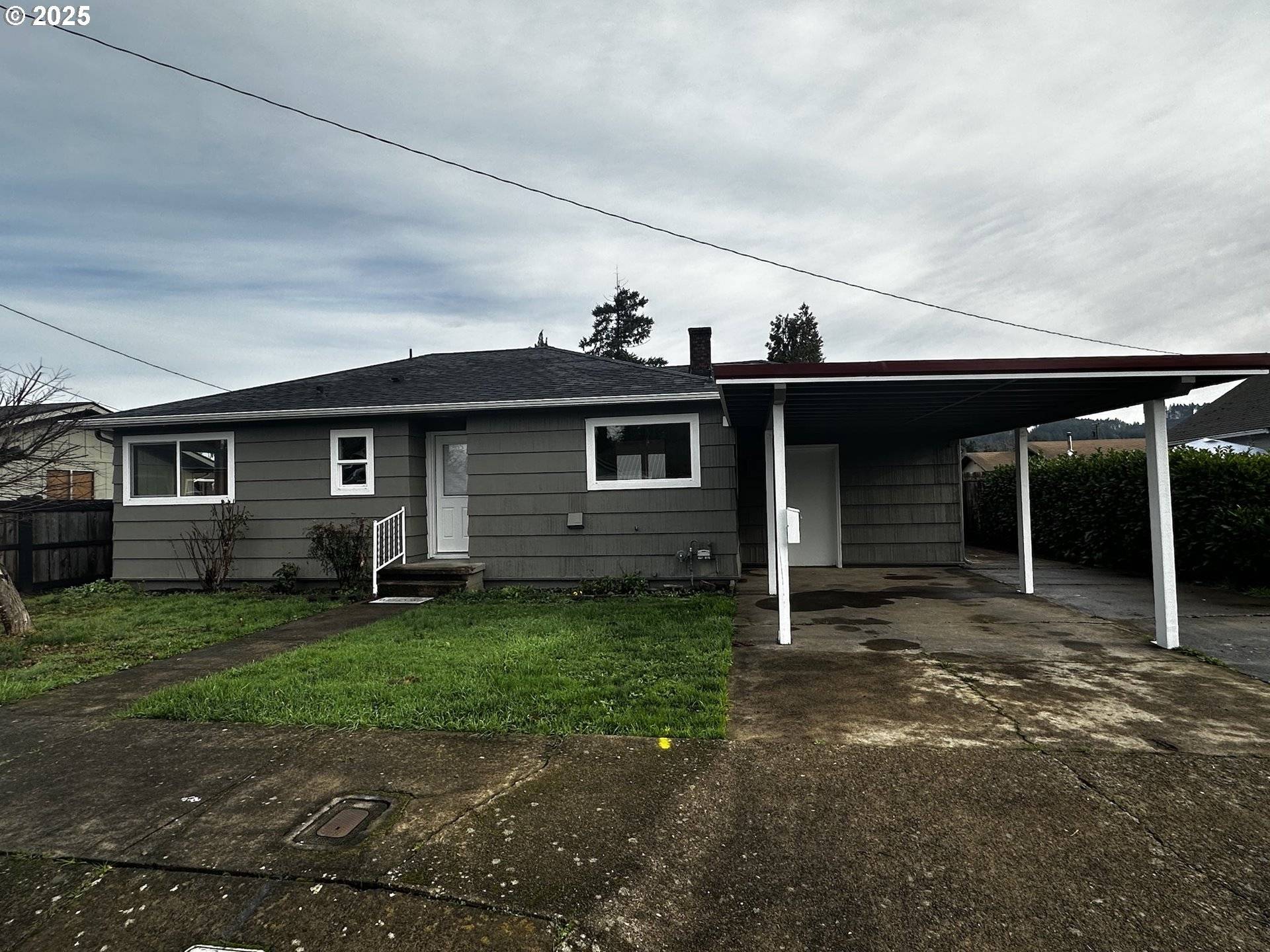 Cottage Grove, OR 97424,818 S 1ST ST