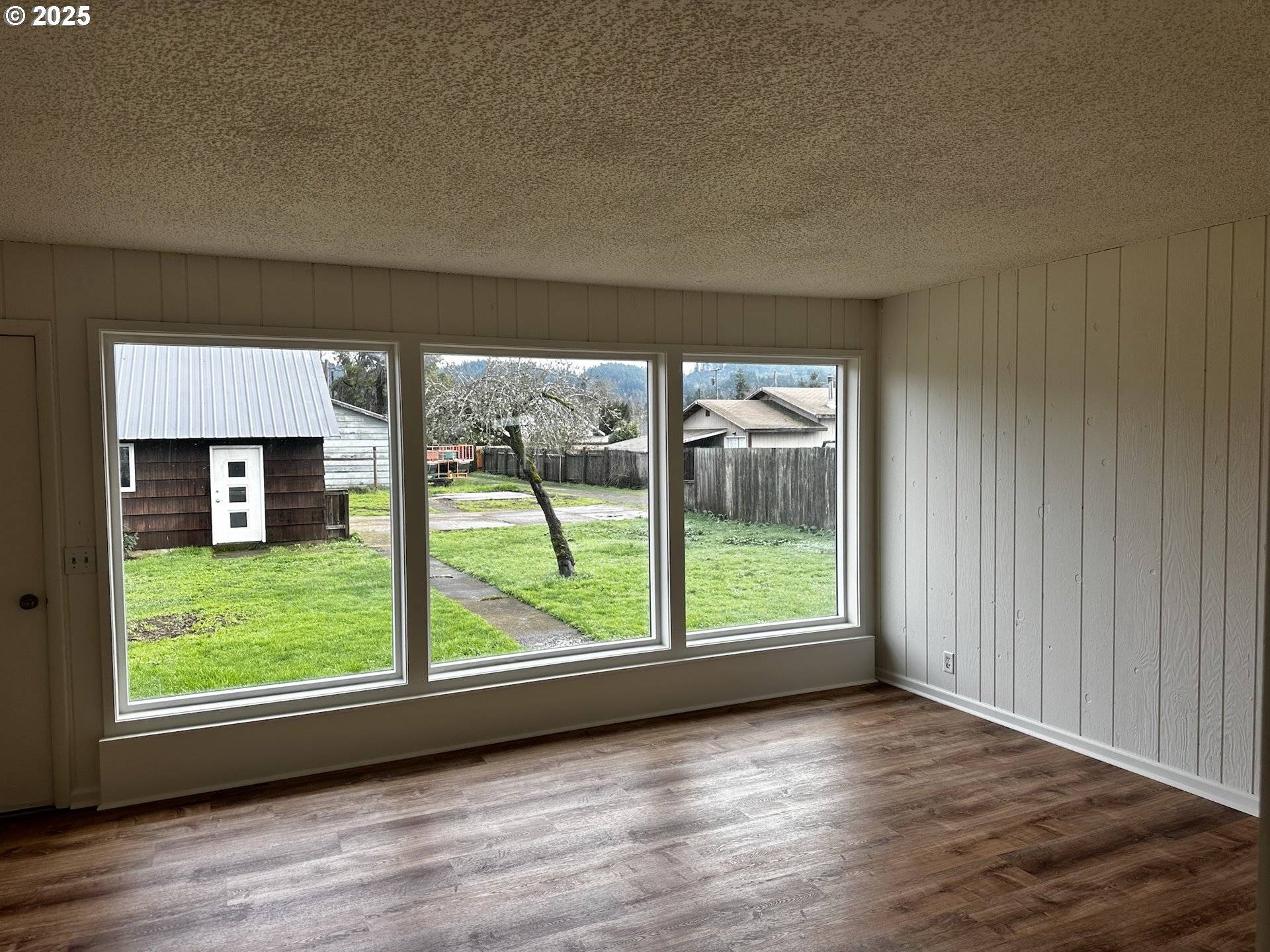 Cottage Grove, OR 97424,818 S 1ST ST