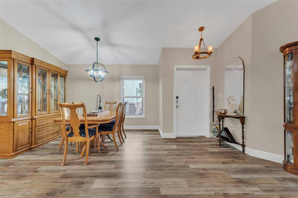 Davie, FL 33325,555 Abingdon Way