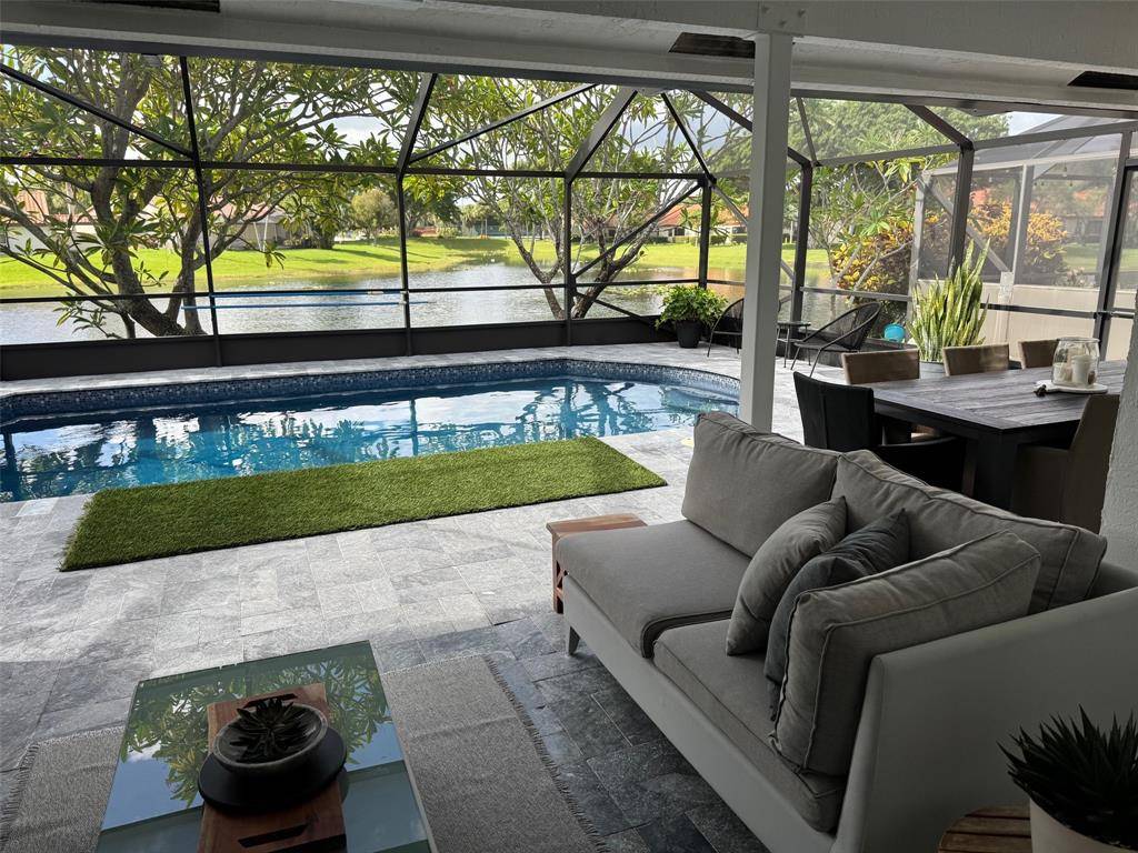 Deerfield Beach, FL 33442,18 Capitol Ct