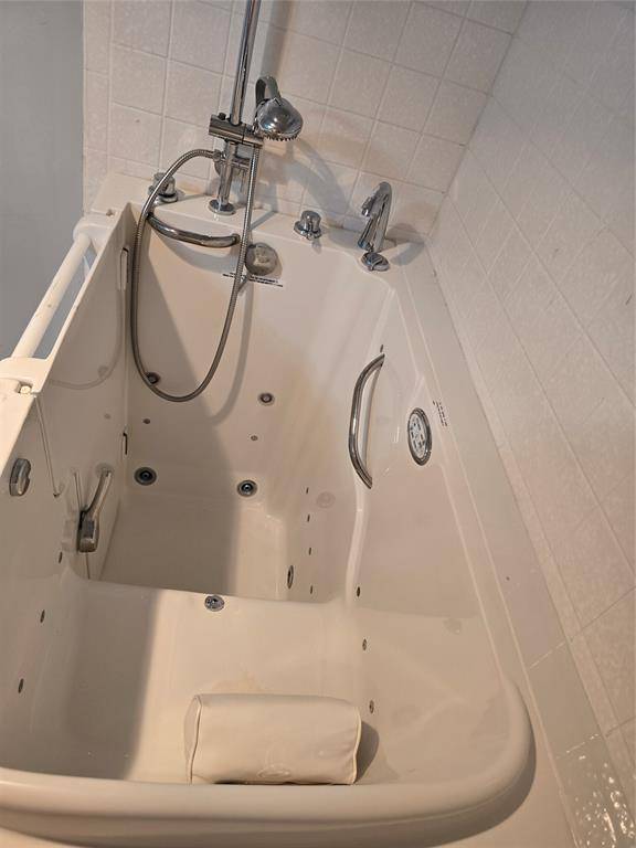 Coconut Creek, FL 33066,Address not disclosed