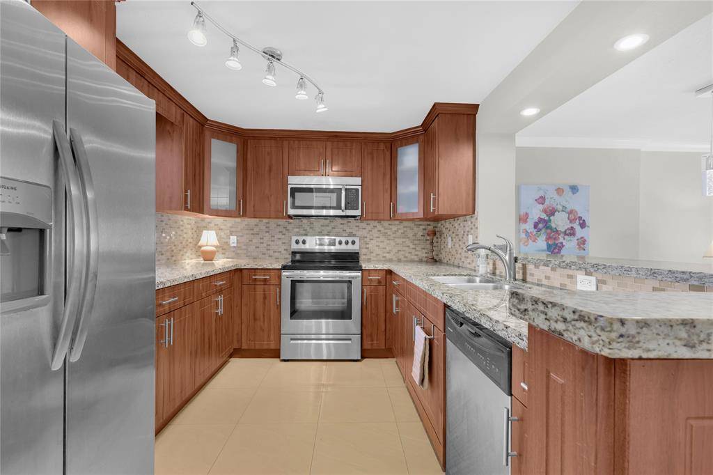 Dania Beach, FL 33004,311 SE 3rd St #402