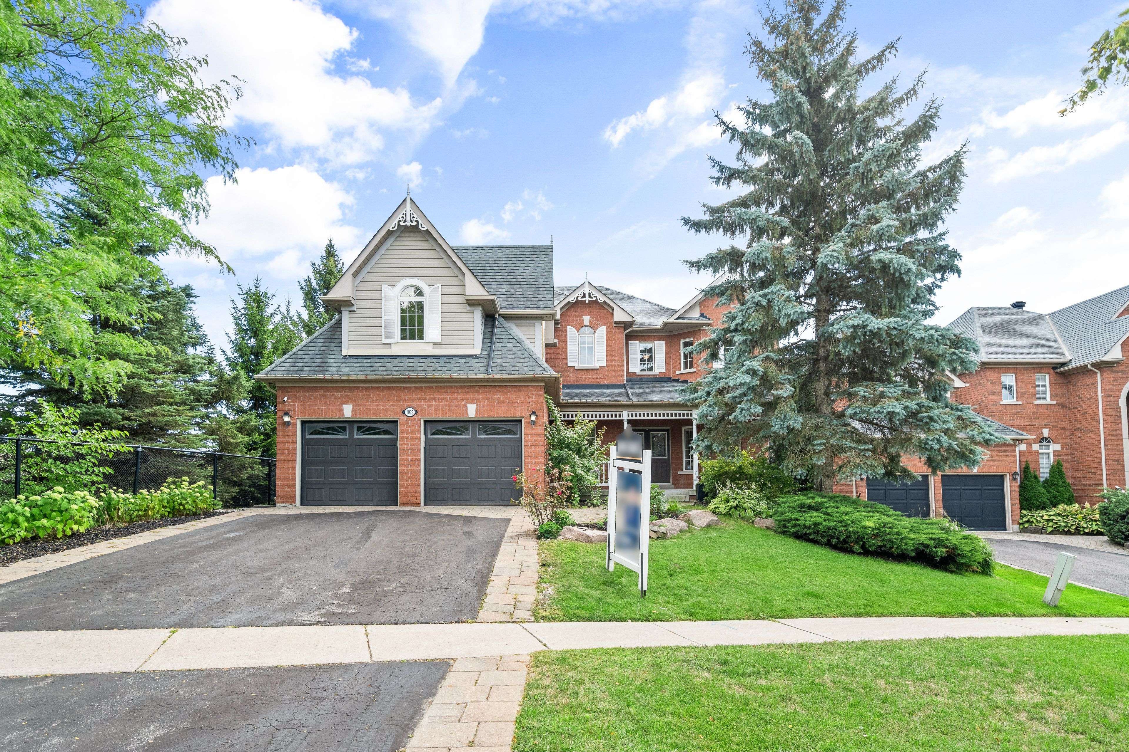 Newmarket, ON L3X 2A2,1022 Ivsbridge BLVD