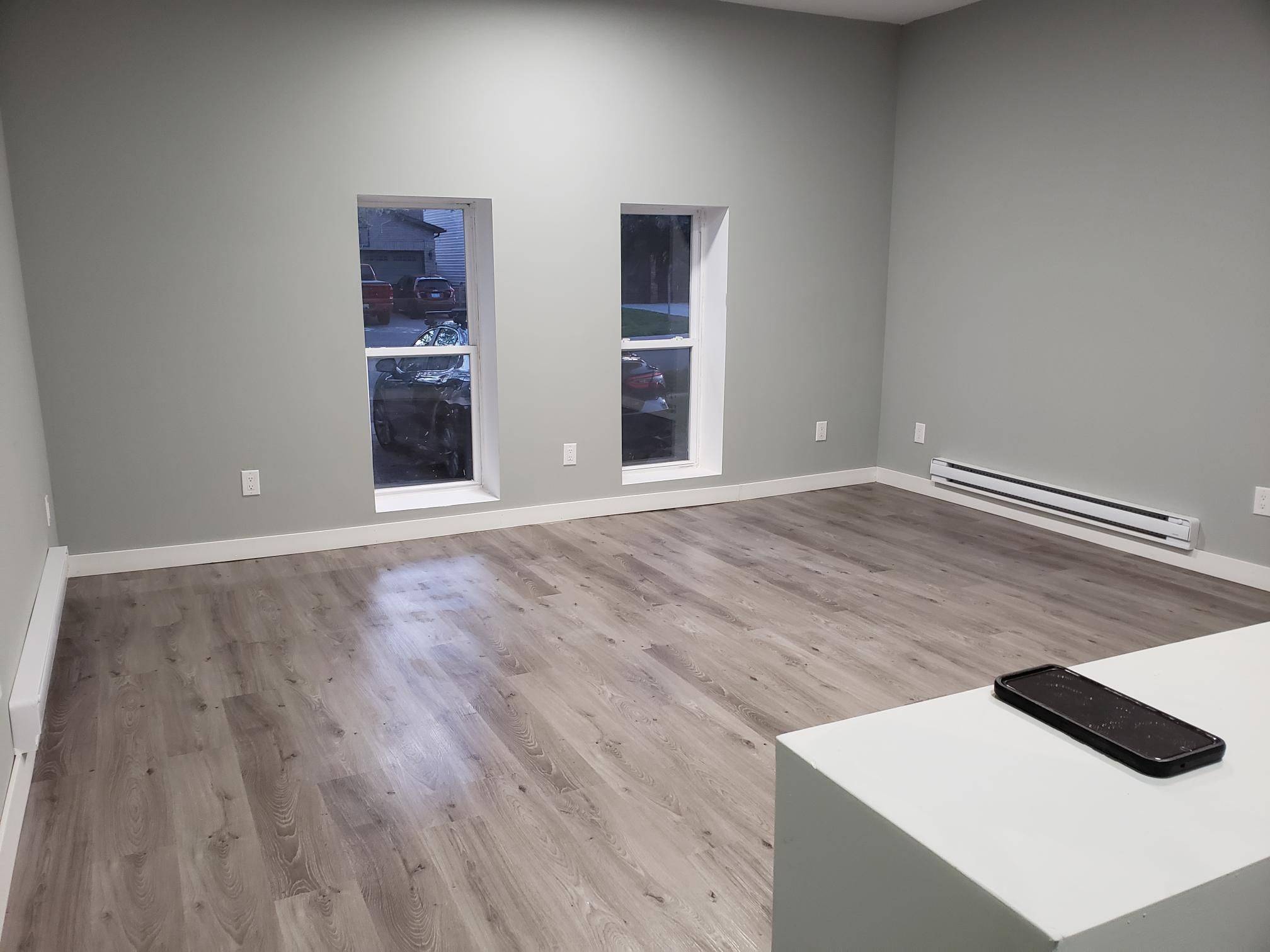 Barrie, ON L4N 6M9,31 Carr DR