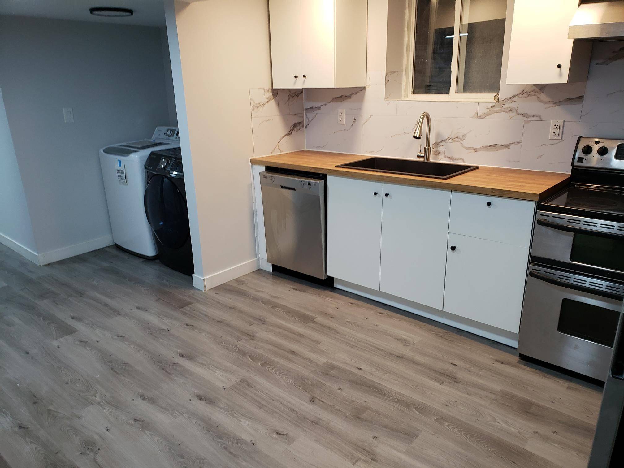 Barrie, ON L4N 6M9,31 Carr DR