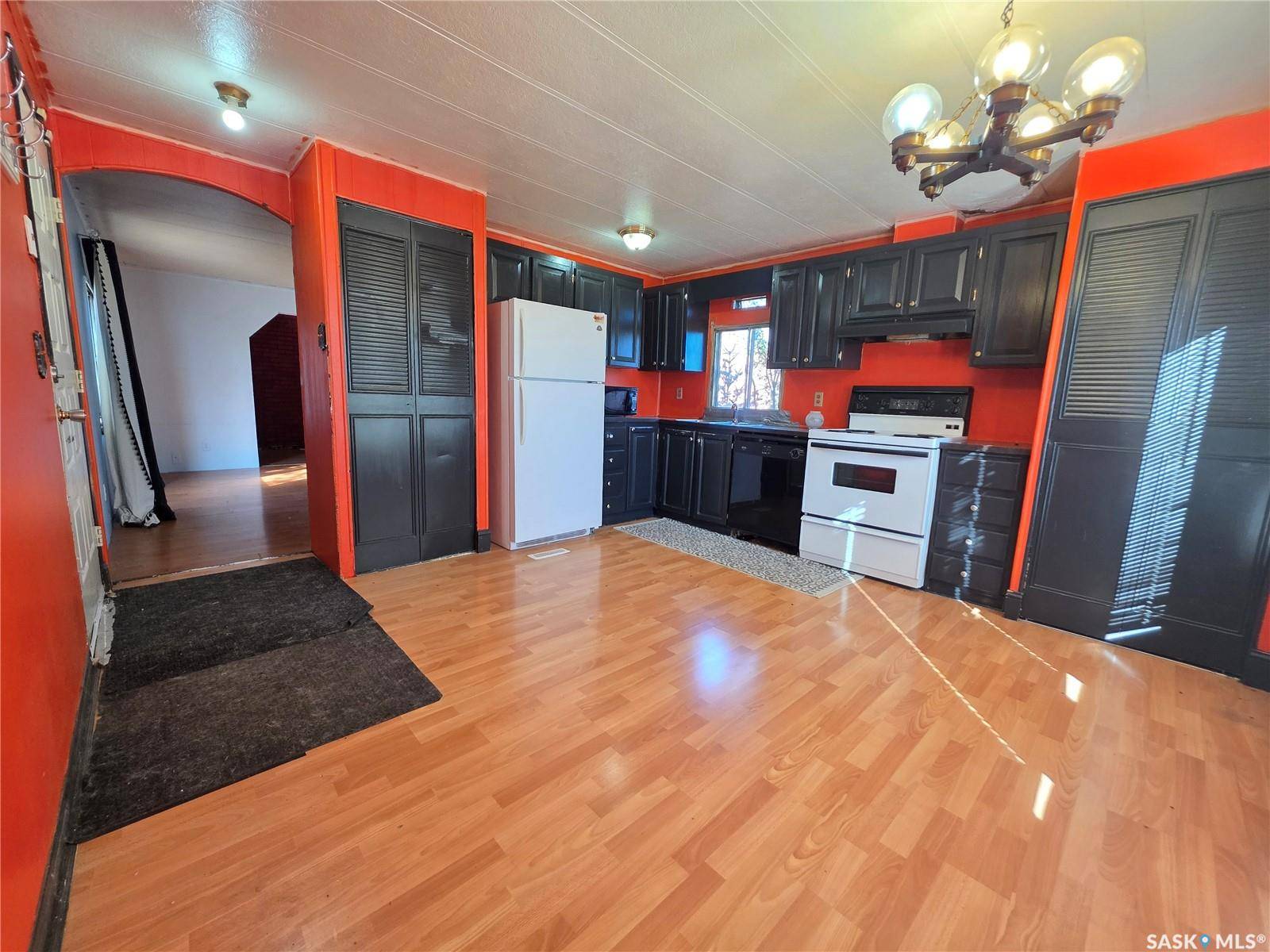 Herbert, SK S0H 2A0,316 Klassen STREET