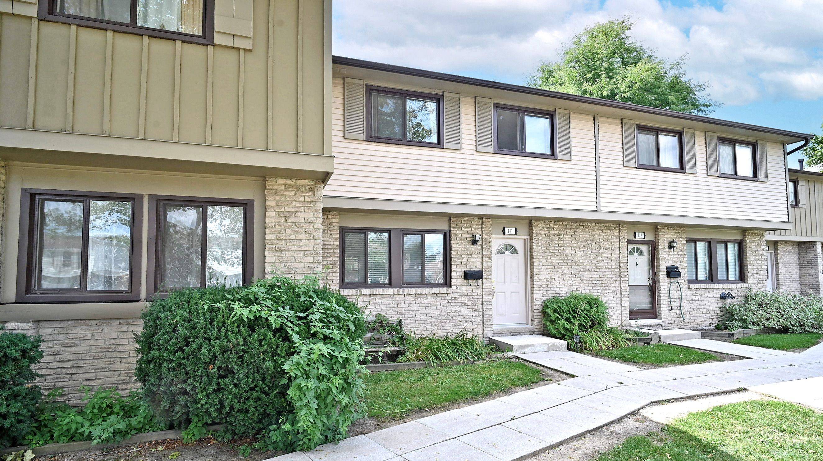 Brampton, ON L6V 3C9,105 Hansen RD N #111