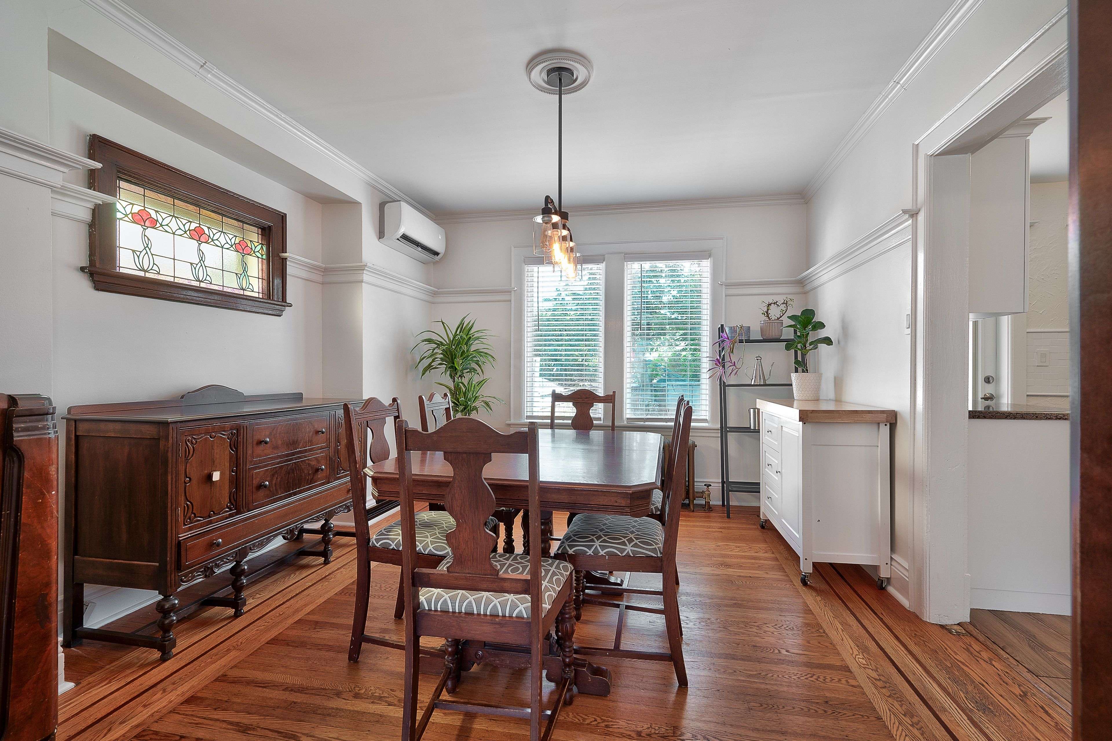 Hamilton, ON L8K 2C9,23 OTTAWA ST S