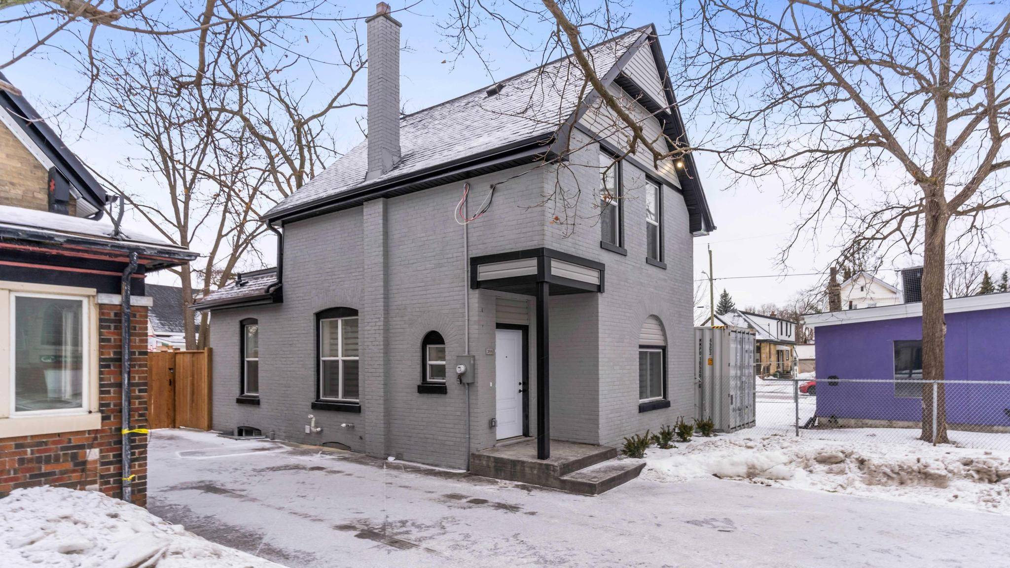 London East, ON N5Z 1R6,355 Hamilton RD