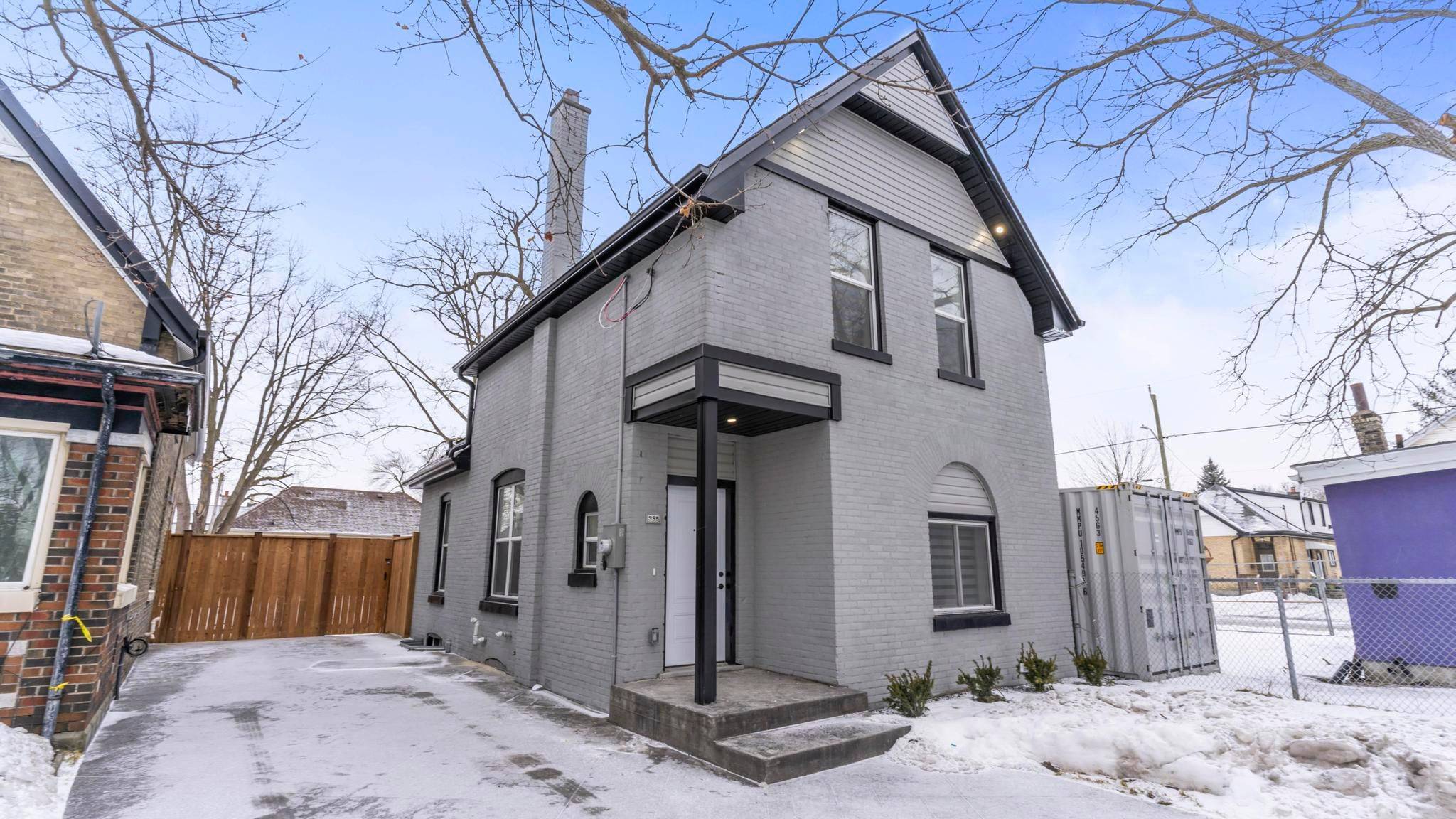 London East, ON N5Z 1R6,355 Hamilton RD