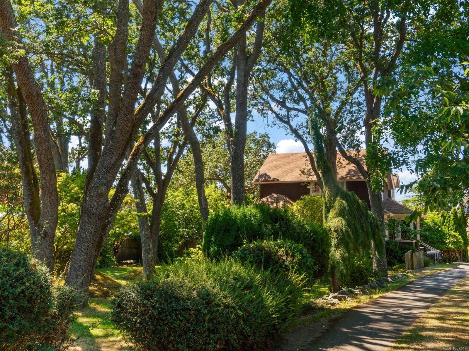 Victoria, BC V8S 2A6,1353 Craigdarroch Rd