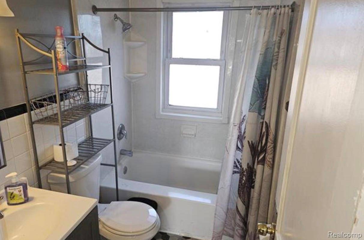 Melvindale, MI 48122,17565 Reed ST