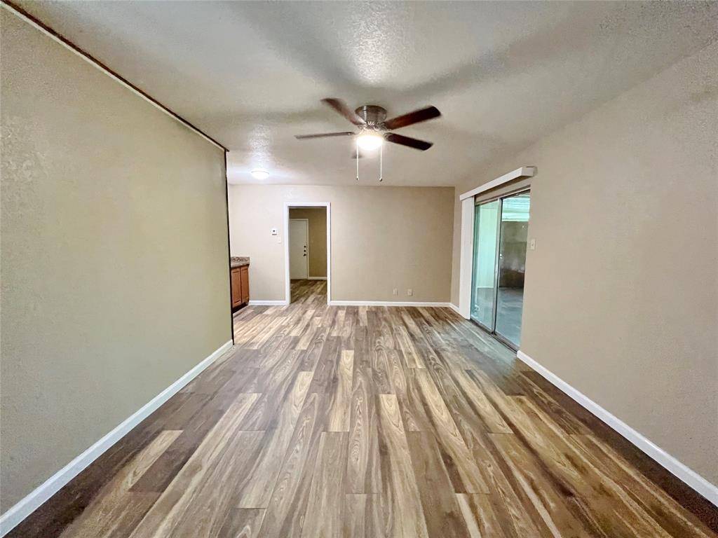 Arlington, TX 76013,907 S Bowen Road