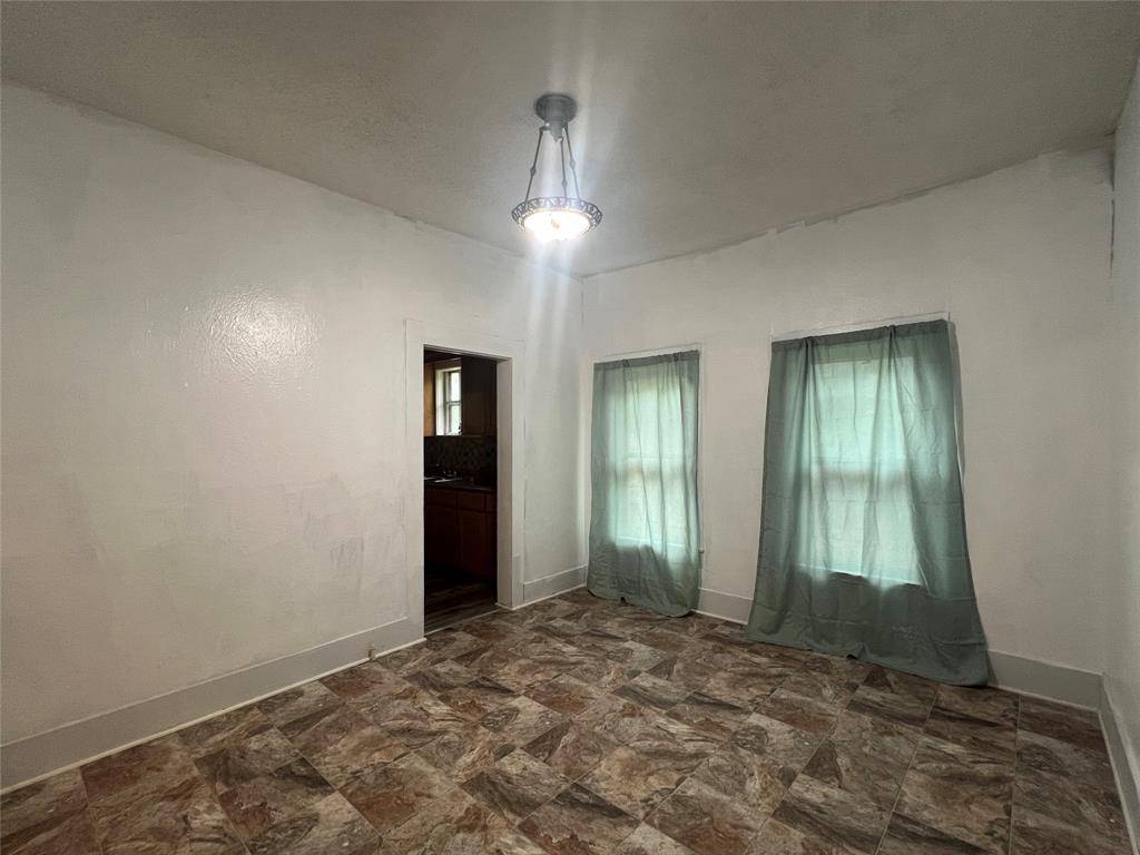 Weatherford, TX 76086,311 W Spring Street