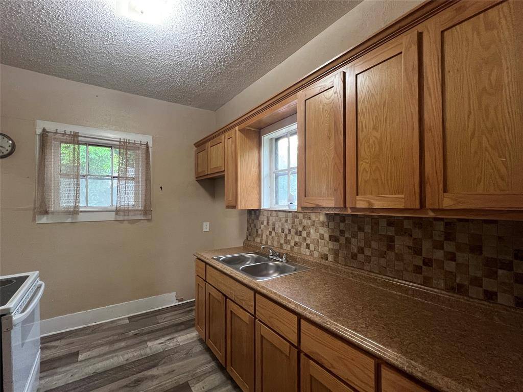 Weatherford, TX 76086,311 W Spring Street